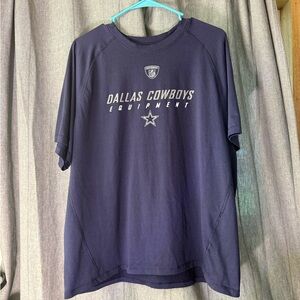 Gently Used Dallas Cowboys Navy Blue T-Shirt